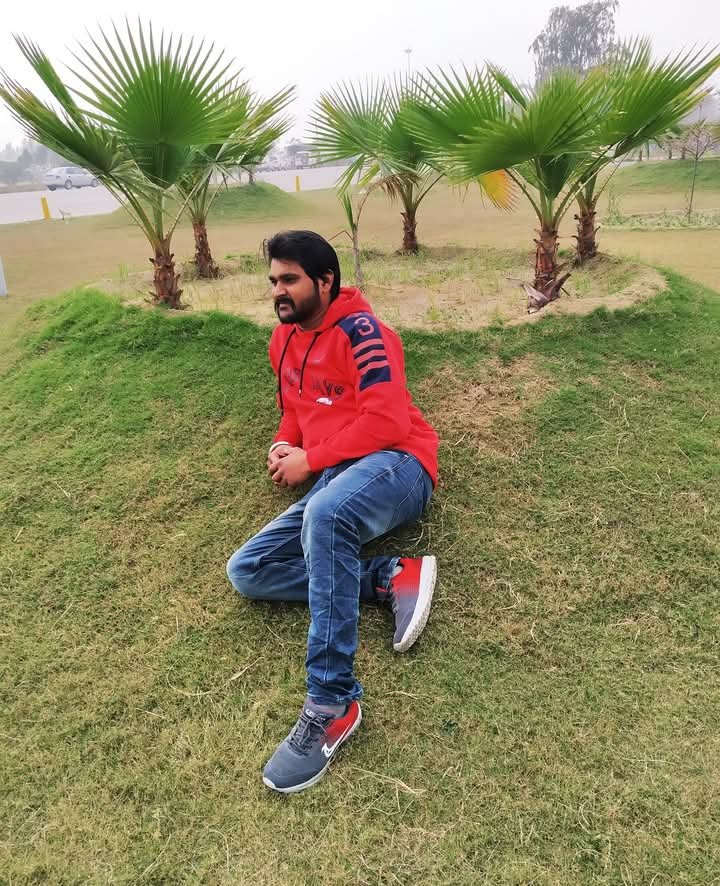 हमको बदनाम करने में उनके भी नाम आए जिनके लिए हम आधी रात भी काम आए!!