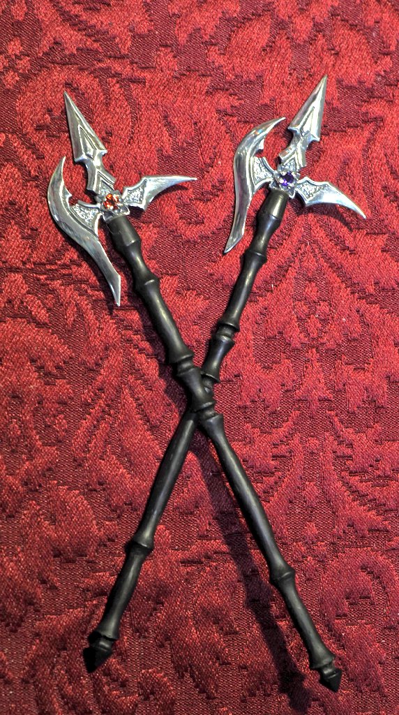 ワンフェスお品書き
新作
大人の銀製爪楊枝《弁当箱のアレDX》
ガウェインⅡ

グリップに黒檀を使用したバージョンも今回制作してみました！黒檀と銀の奏でる大人の爪楊枝です

ガーネット、アメシスト、シトリン、エメラルド、ブルートパーズ各一点

¥16,500-

#WF2026W