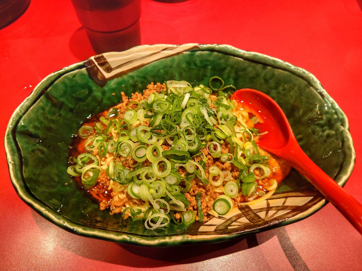 boakira's tweet photo. くにまつ＋武蔵坊の汁なし担担麺。
武蔵坊のごま1辛初めて食べたけど美味い👍
適当にアレンジして食べても美味い🤣✨

#くにまつ
#武蔵坊
#担担麺 https://t.co/vgeBwm7GpX