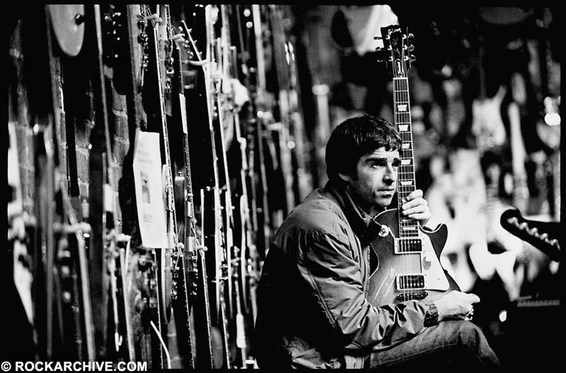 alivedemo's tweet photo. noel and his guitars, by jill furmanovsky https://t.co/jhs8OlsWS1