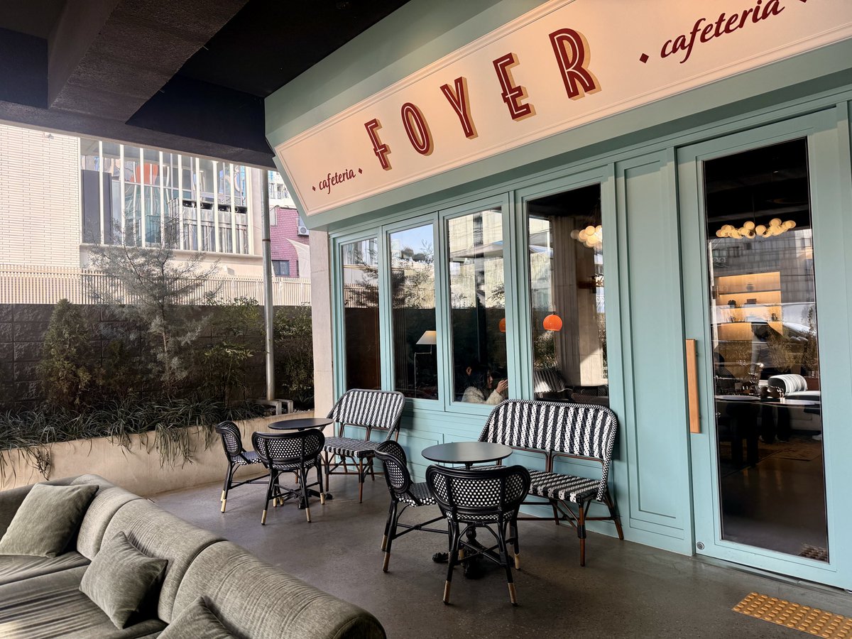 minjeong000213's tweet image. 📌 이태원 분좋카 추천
: 카페포이어

▶️ 색감이 미쳤고 2층까지 있는 넓은 대형 카페에요!! 여긴 당근케이크가 너무 맛있어요☺
((햇빛도 크게 들어와서 셀카도 잘나와요ㅎ))

🍀 친구들이랑 수다 떨고 싶을 때🍀
🍀 이태원 분좋카 찾고있다면🍀