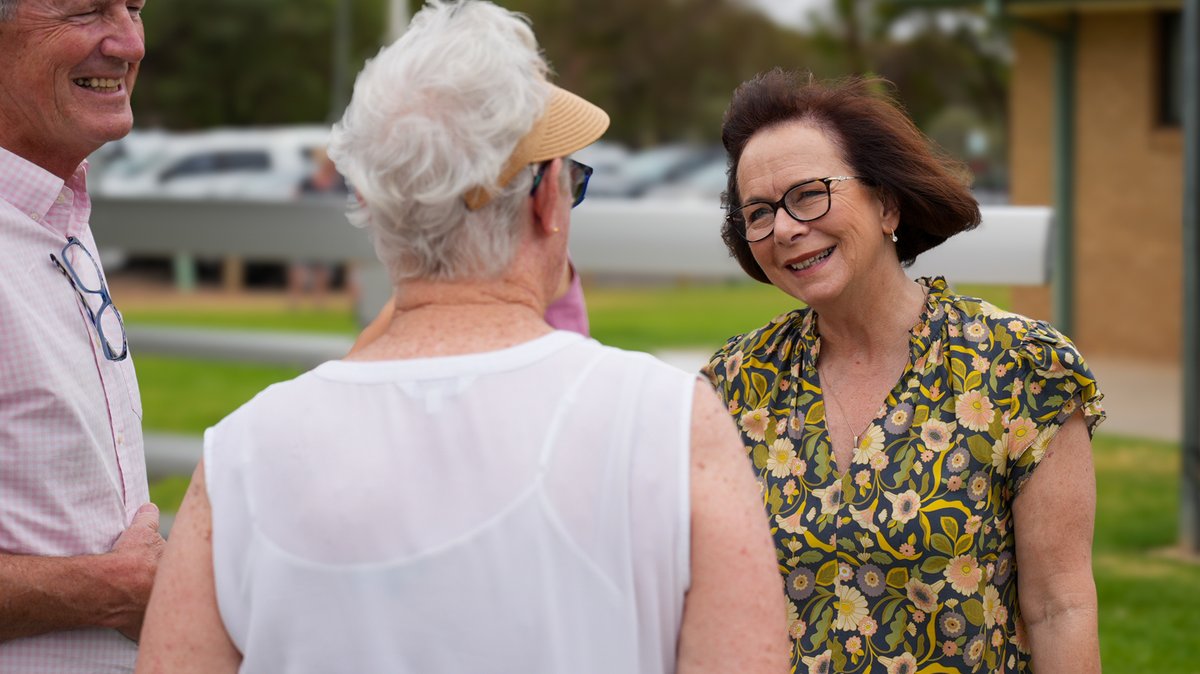 AnneWebsterMP's tweet image. Honoured to attend Sunraysia Softball’s Life Members &amp;amp; Sponsors Day — remembering Life Member Peter Wade and congratulating Megan Hammond on her Life Membership. Community sport matters.