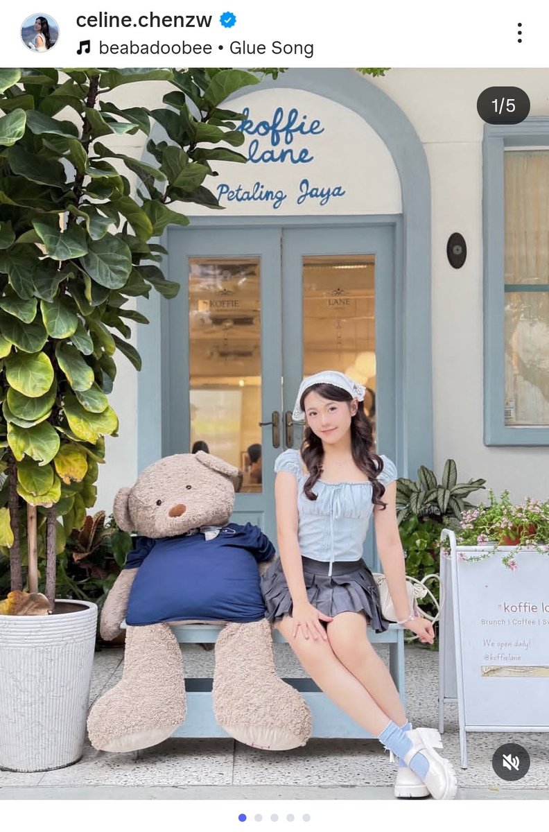 Di IG ada beberapa foto baru dari Teline, siapa tau belum lihat 😆🧸💙✨
Lucuan beruang atau <a href="/Celine_tzh/">Tan Zhi Hui Celine</a>
? 🤔
(pertanyaan yang udah jelas jawabannya)
instagram.com/p/DUall9pEhMD/…