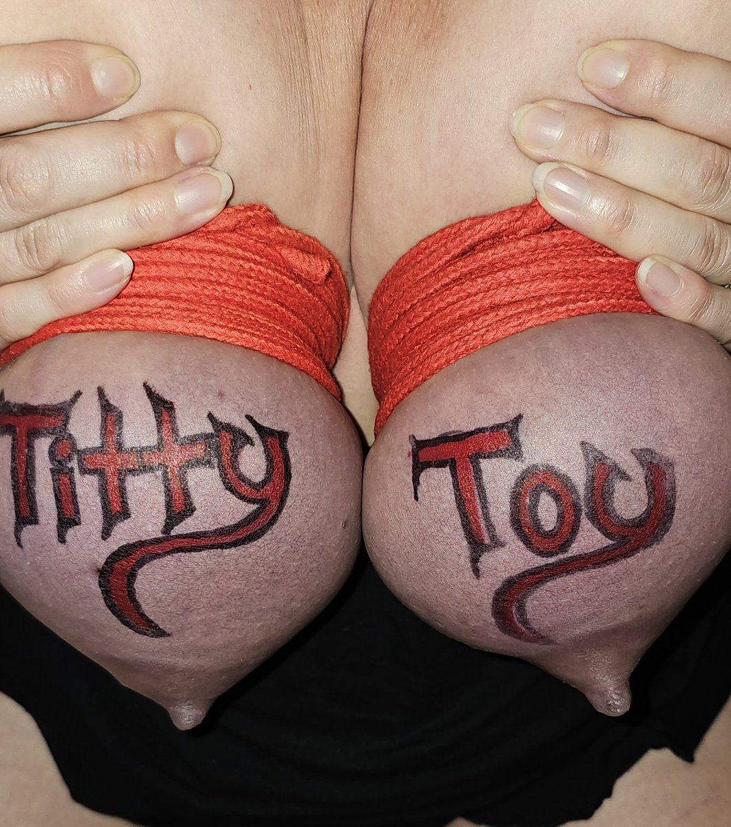 BreastBondage tweet media