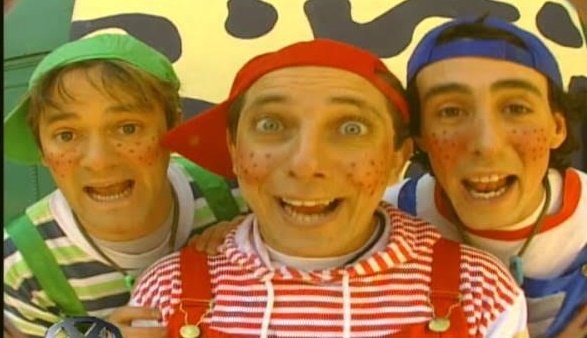 Estos 3 son los tussiwarriors sin el pasamontaña