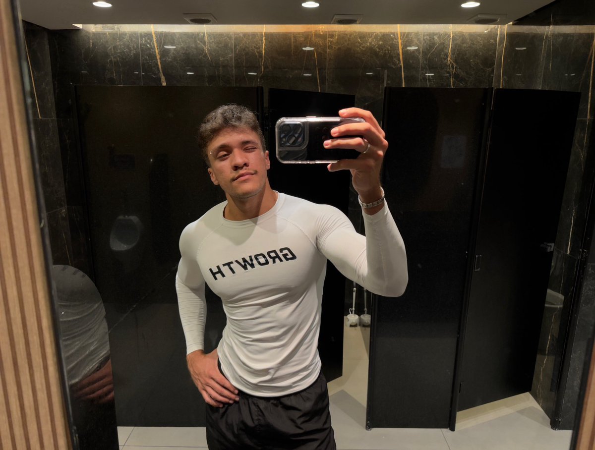 thelvec's tweet image. Sextou