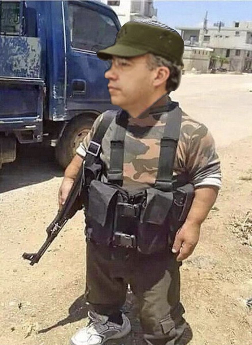 Batman_supadre's tweet photo. @FelipeCalderon @Reforma No tienes tantita madre enano Hdmp ✊🏻✊🏻✊🏻 #Asesino #Espurio #MalNacido https://t.co/QWLEZL15wR