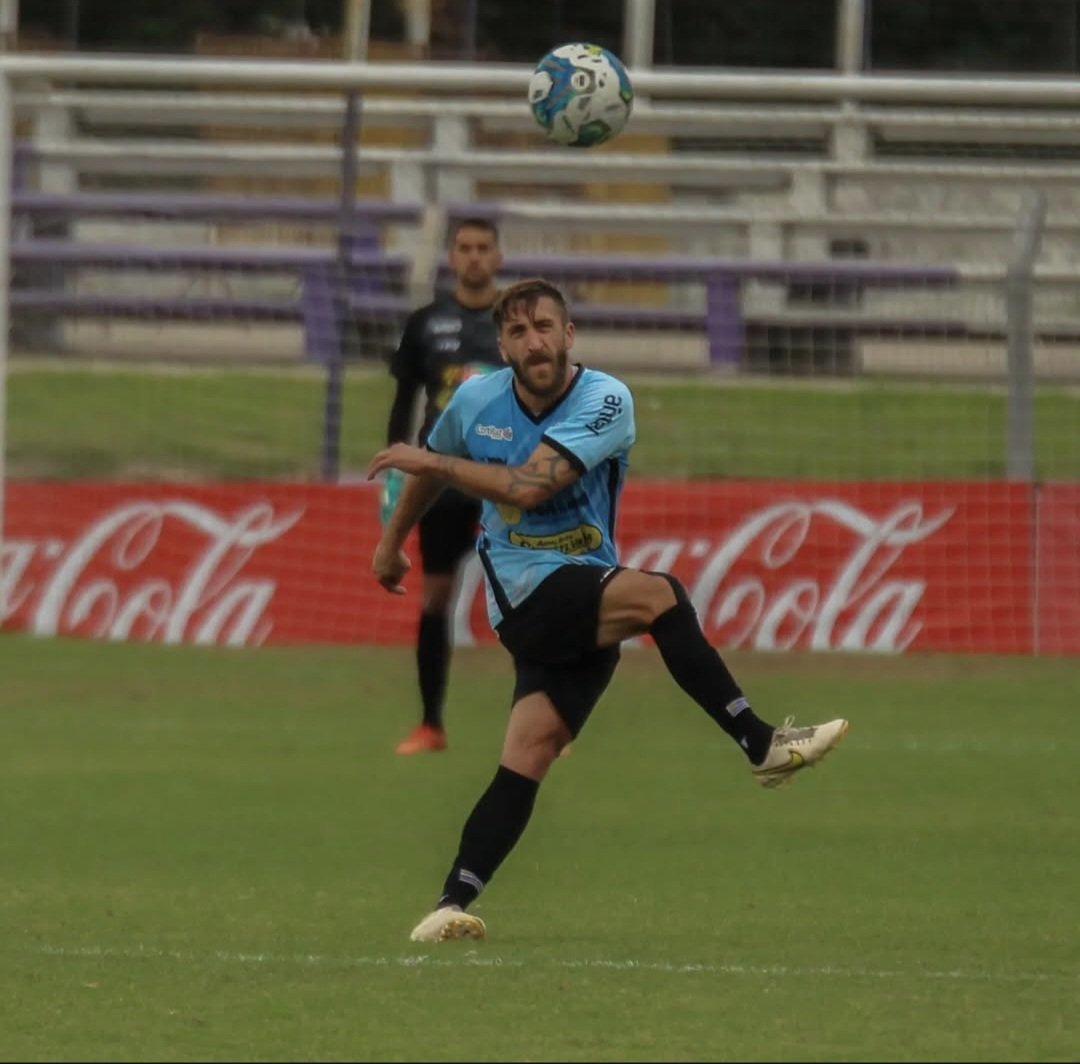 “La gente que nos rodea es fundamental, nadie vive sin eso. Es un club con pocos recursos, pero con lo poco que tiene te da todo. Y no hablo solo de lo económico o de la infraestructura, sino del apoyo humano"

"El año pasado tuvimos una racha muy mala, estuvimos como 16 partidos