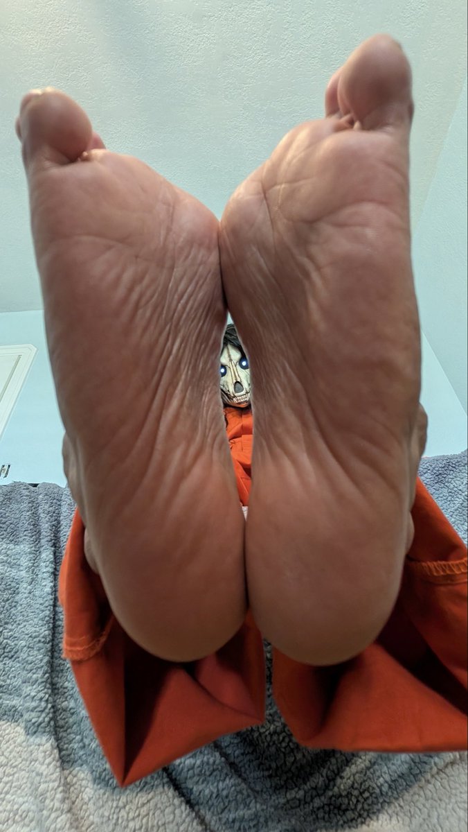 BareFooty tweet media