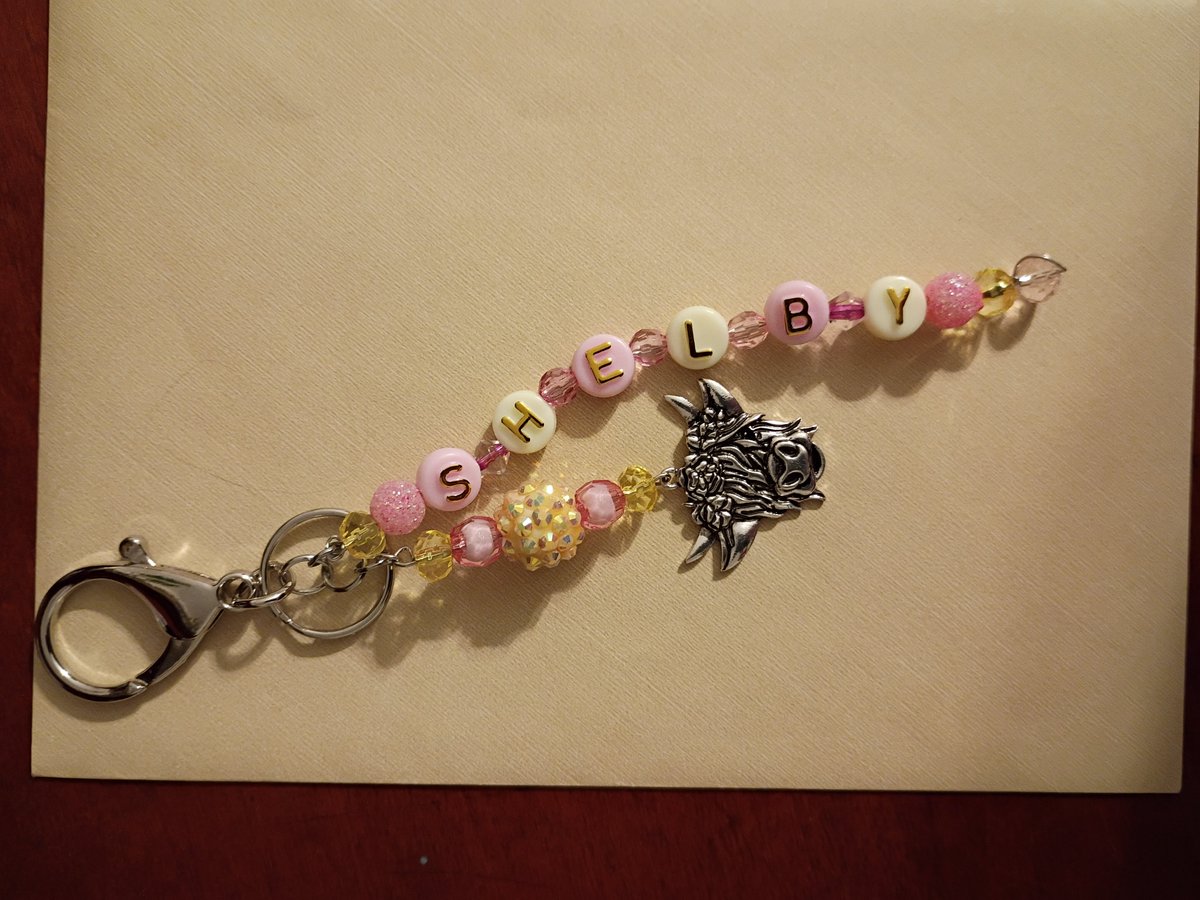 queenfelbee's tweet photo. Made a new key chain for a friend of mine!! #craft #art https://t.co/O2LGKyb8dZ