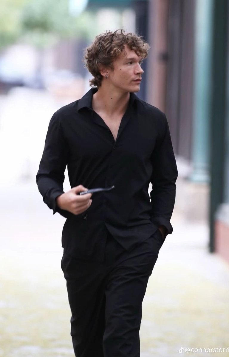 Sanma ki sensiz de yasiyorum, ben her gece resmini öpüp de uyuyorum