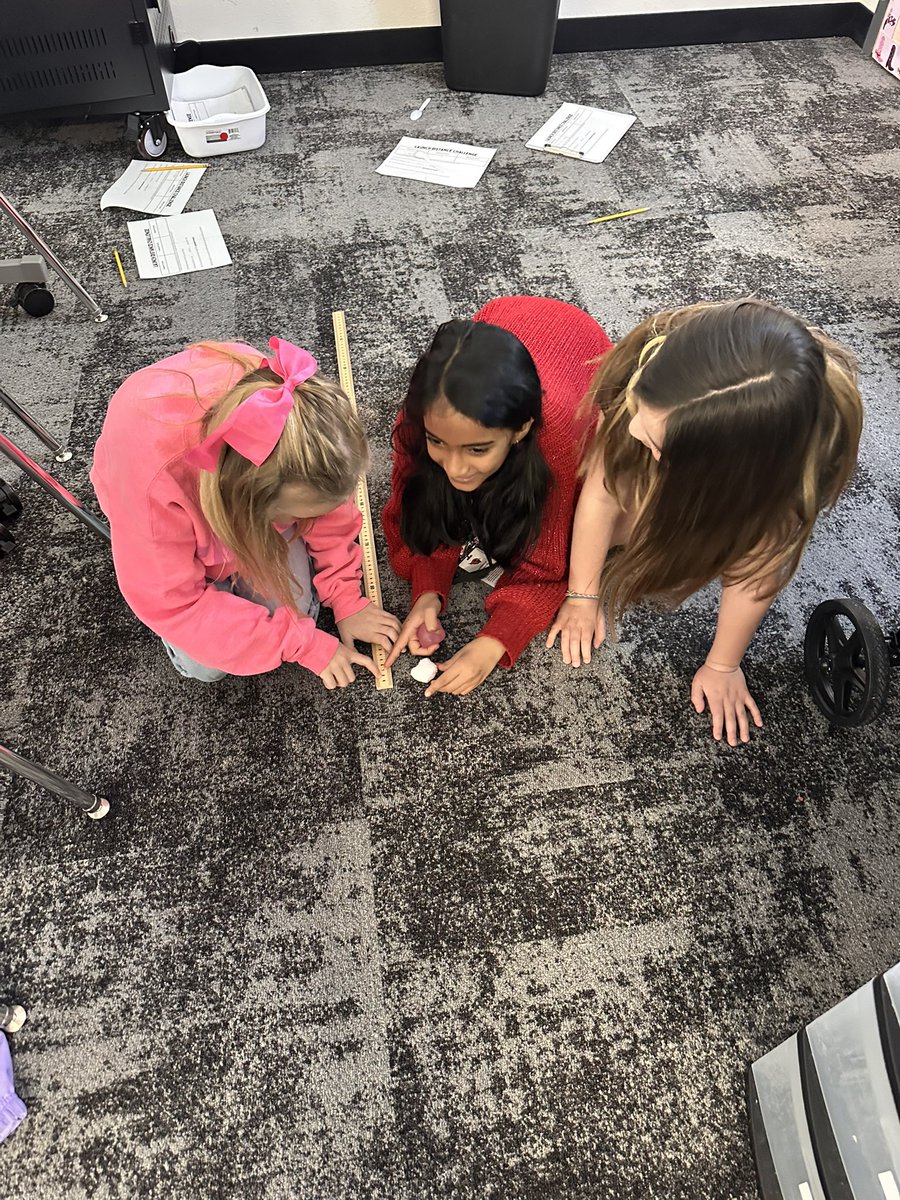 learning2reed's tweet photo. 100th day of school math challenges! @HESCardinals #wearehighland https://t.co/oJpgYIMxtW