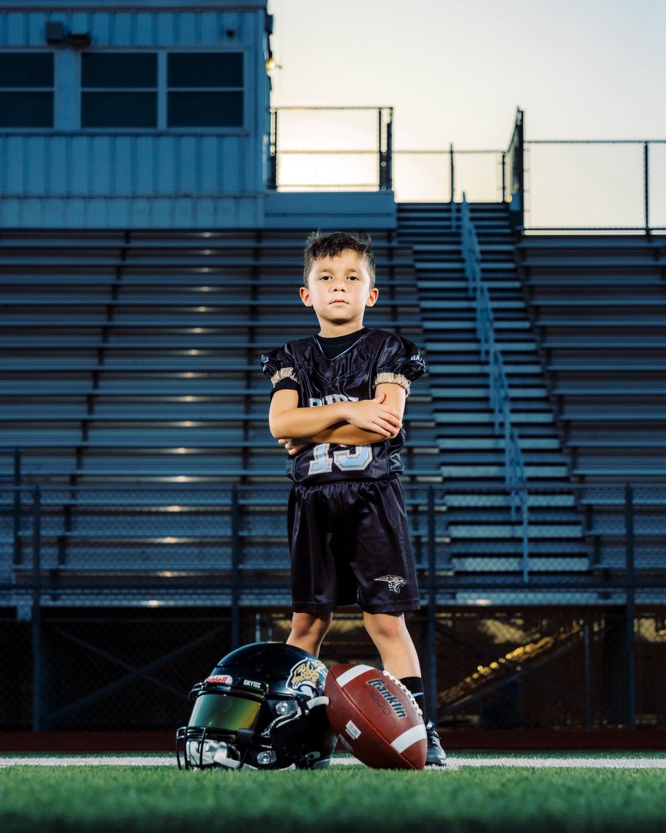 OscarMikeci's tweet image. This isn’t confidence…
it’s preparation.

Liam Torres 🏈 #15
Dual-Threat QB

Remember the name.

🔁 RT | ❤️ Like | 💬 Comment “QB”
#YouthFootball #QBVision #NextUp