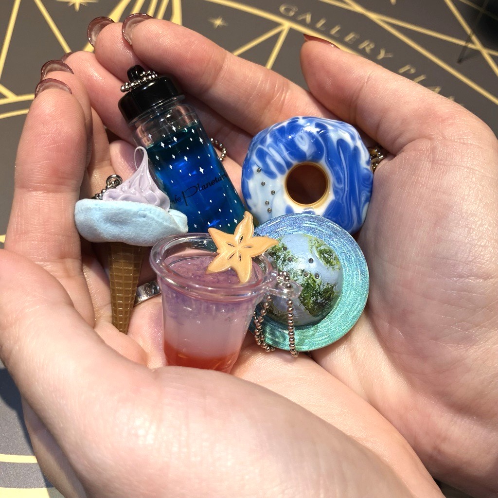 人気のオリジナルカプセルトイ🌟 「Cafe Planetaria」の人気メニューを