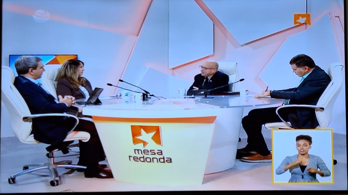 ✨ El ministro de Educación Superior, Dr. C. <a href="/WalterBG_MES/">Walter Baluja García</a>, en el programa <a href="/mesaredondacuba/">Mesa Redonda</a> informó a la comunidad universitaria, y a la familia cubana en las nuevas condiciones, la reorganización del proceso de pregrado.

🧶