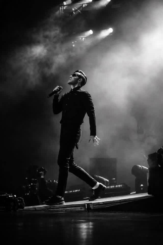 " El siguió para los que aprendimos a llorar en silencio"