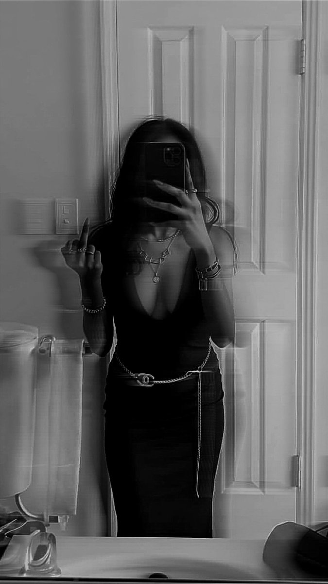 Mistress21_'s tweet photo. I’m in a “send it now” mood.
No conversations, no convincing.
If you want my attention, you already know what to do⏳🙇🏻‍♂️🤲🏽

what did you simps think of last nights outfit😛
#perth #femdom #findomworship #australia #paypigs #18older https://t.co/Kx0iqZCzbJ