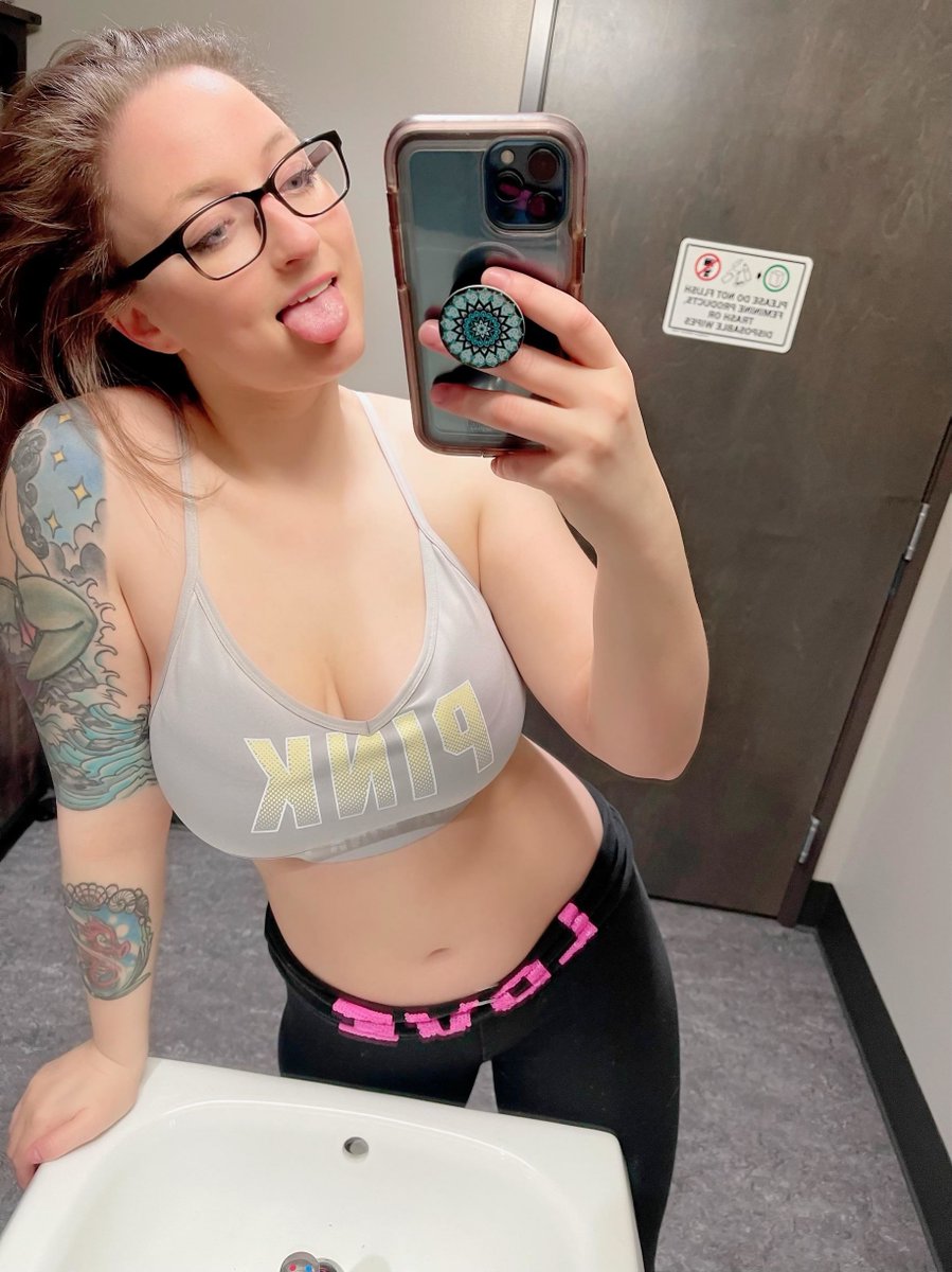 Julia Conti tweet media