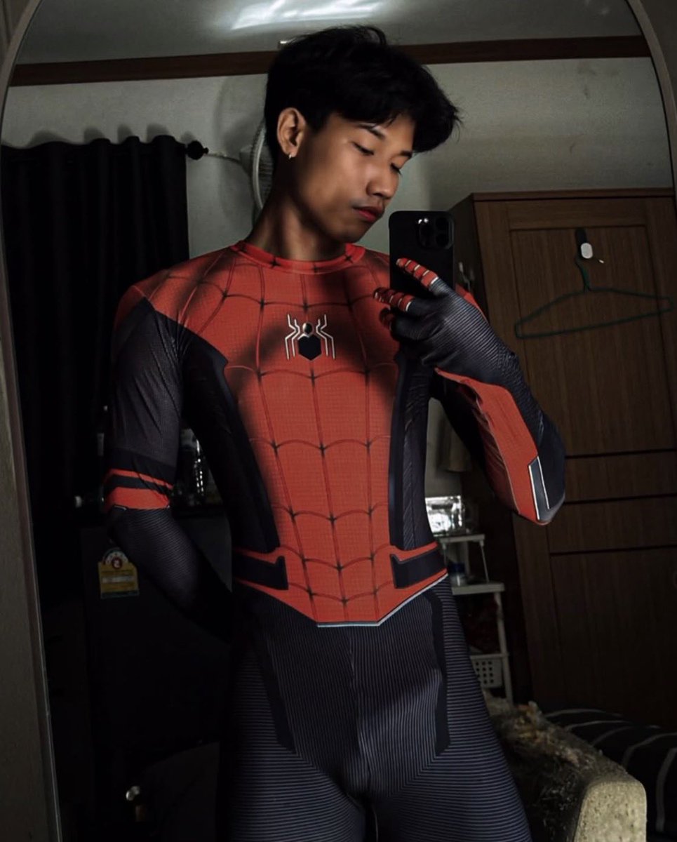 Daily Hot Dudes tweet media