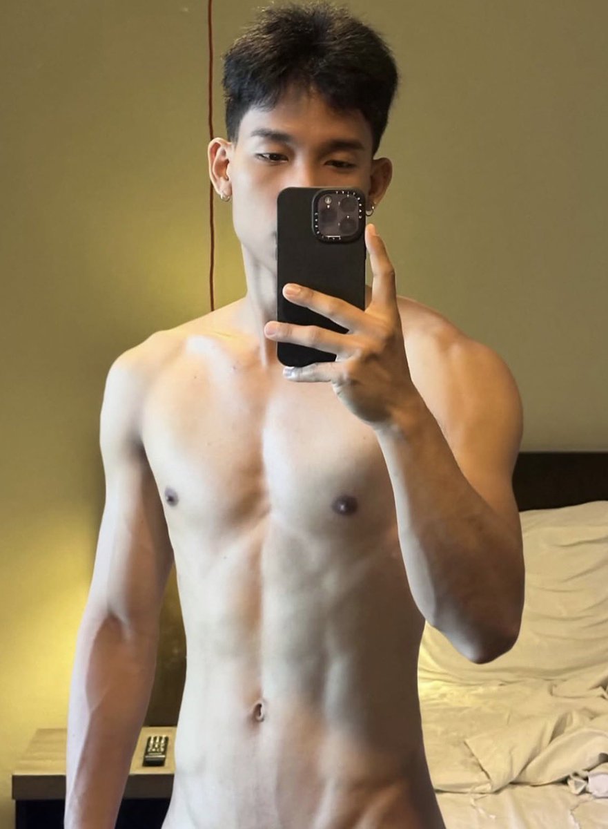 Daily Hot Dudes tweet media