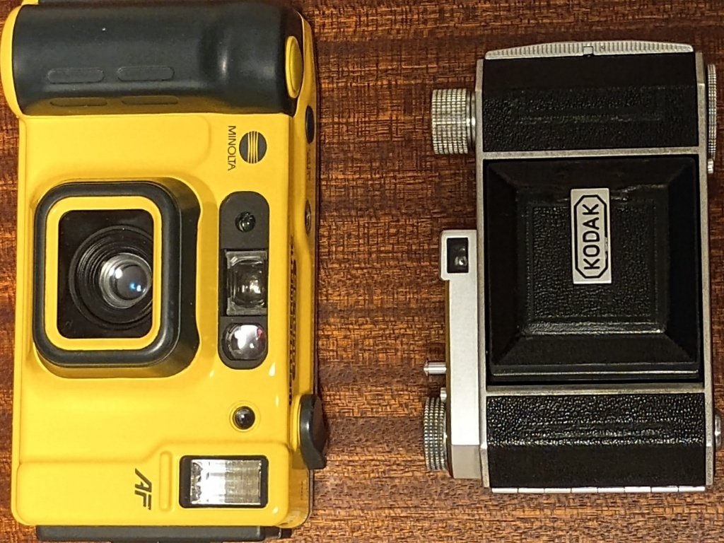 本日の装備 一応蛇腹カメラも用意したけれど、この天気ではMINOLTA