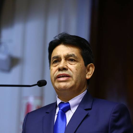 Mientras el mundo está horrorizada con la publicación de los archivos Epstein de violaciones sexualxes contra niños 
Tomás Gálvez desactivó fiscalías en violencia contra la mujer en Condorcanqui, Amazonas, donde se atienden casos de abuso s3xual contra niñas awajún y wampis. 🤮