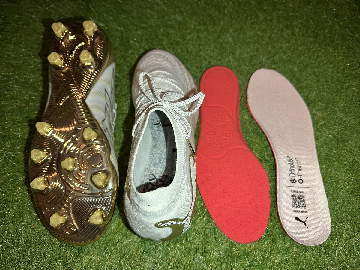 shiocap's tweet photo. #PumaFuture 9 Ultimate AG
以前から気になっていたFutureのAGソール
8はサイズが長めだったのと展開が25.0からだったので手を出さず
9になって長さが履けるレベルになったので購入
White Gold Packは使いやすいHG買うか悩みましたが…
今作のFutureは中足部以降のLockdownがFutureらしくて好きです https://t.co/AWBbNNSODv