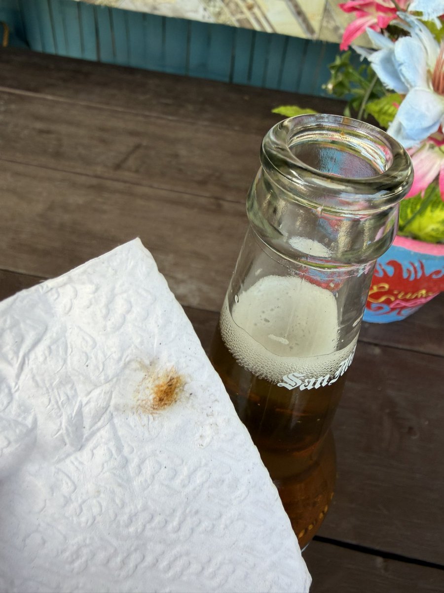 Kawaphilli's tweet photo. フィリピン🇵🇭で飲み口を拭く理由 https://t.co/dQs2JaGjfD