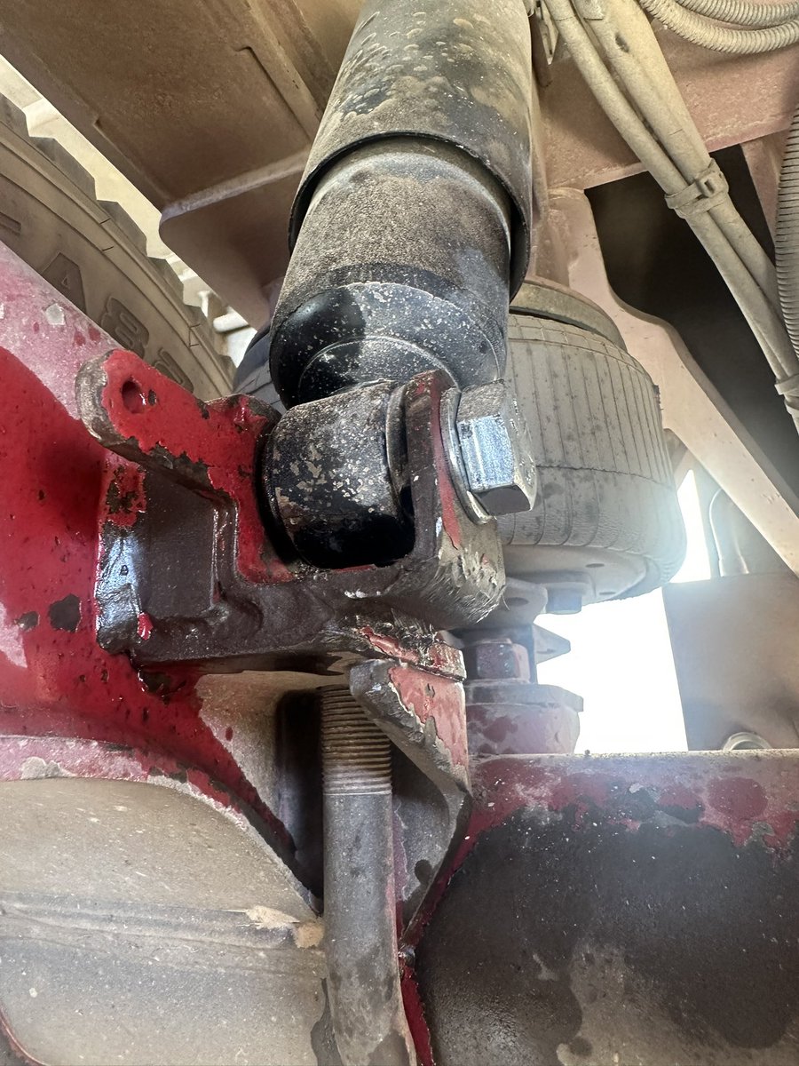 ColRichens's tweet photo. Removed broken bolts from bottom shock absorber mounts on Hendrickson suspension at Terry’s today. Does anyone have this trouble as well ?. Sometimes have to cut the bracket off and replace https://t.co/XS6Sc6ro2x