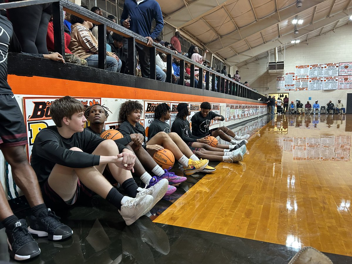 ahunt24um's tweet photo. Mississippi High School 🏀
Houston High @ Calhoun City High
#TopperPride https://t.co/J6LGH6wwkM