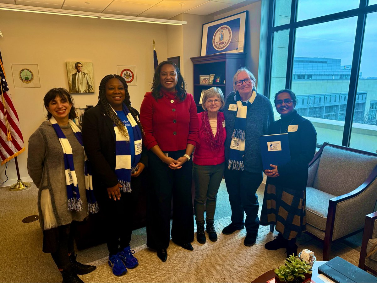 MrsB703's tweet photo. Great meeting with @JCarrollFoy during #VACancerActionDay to advocate for policies that improve access and affordability for patients. We appreciate your support and time to discuss copay bill, PFML, and saving the QuitLine. Proud to stand with @ACSCANVA on #WorldCancerDay https://t.co/G28Ie0y27W