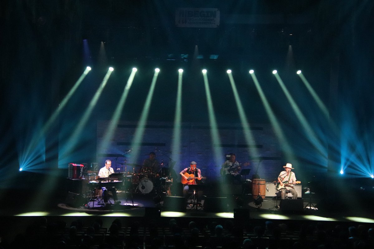 BEGIN_Staff's tweet image. 🏇本日仙台公演‼️

#BEGIN  さにしゃんサンゴSHOW!!
〜35年目の音楽旅団ツアー〜
東北最後は仙台公演‼️

開場の16:00より若干数の当日券販売が決定‼️

🎟️当日券料金
一般(当日券)：¥9,300
小中学生：¥2,500

🛍️グッズとCDの販売も開場の16:00から！
本日も一緒に楽しみましょう🤙✨