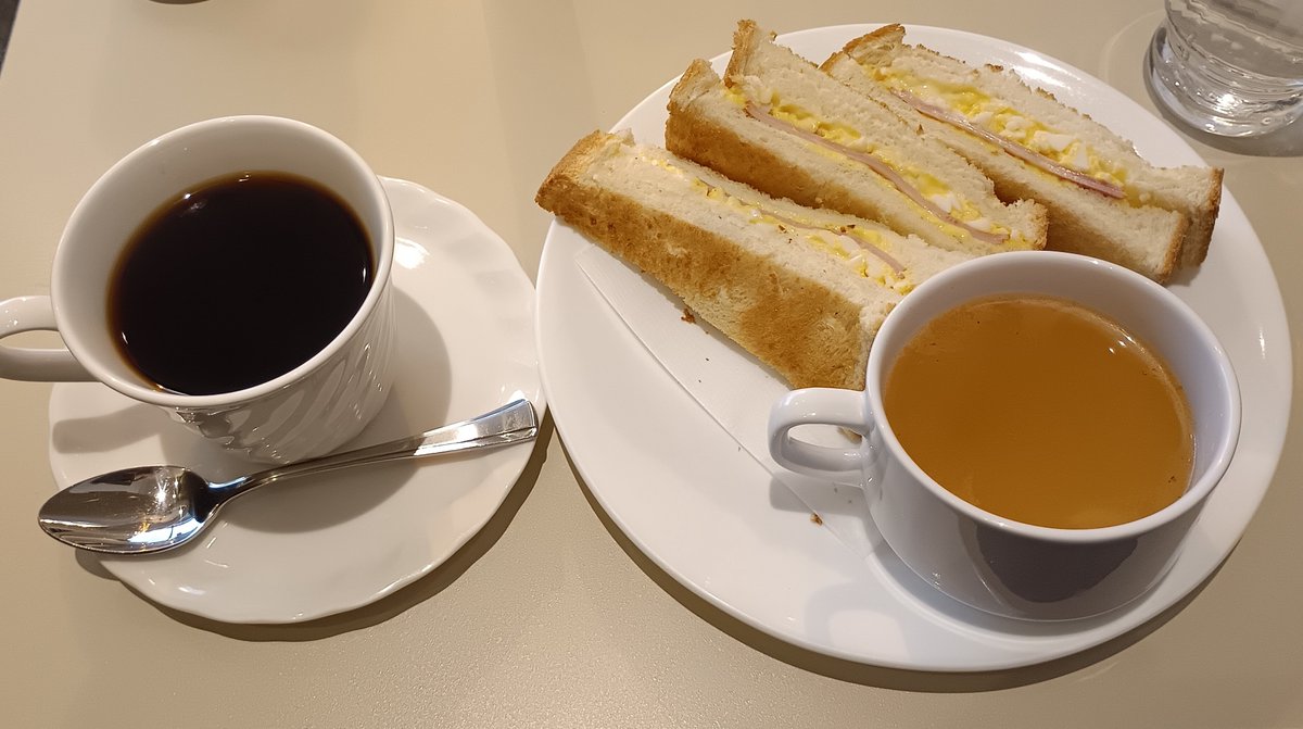 ルノアールで朝食を……