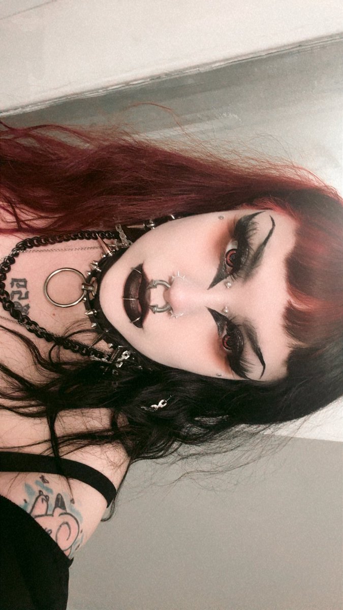 goth tweaker tweet media