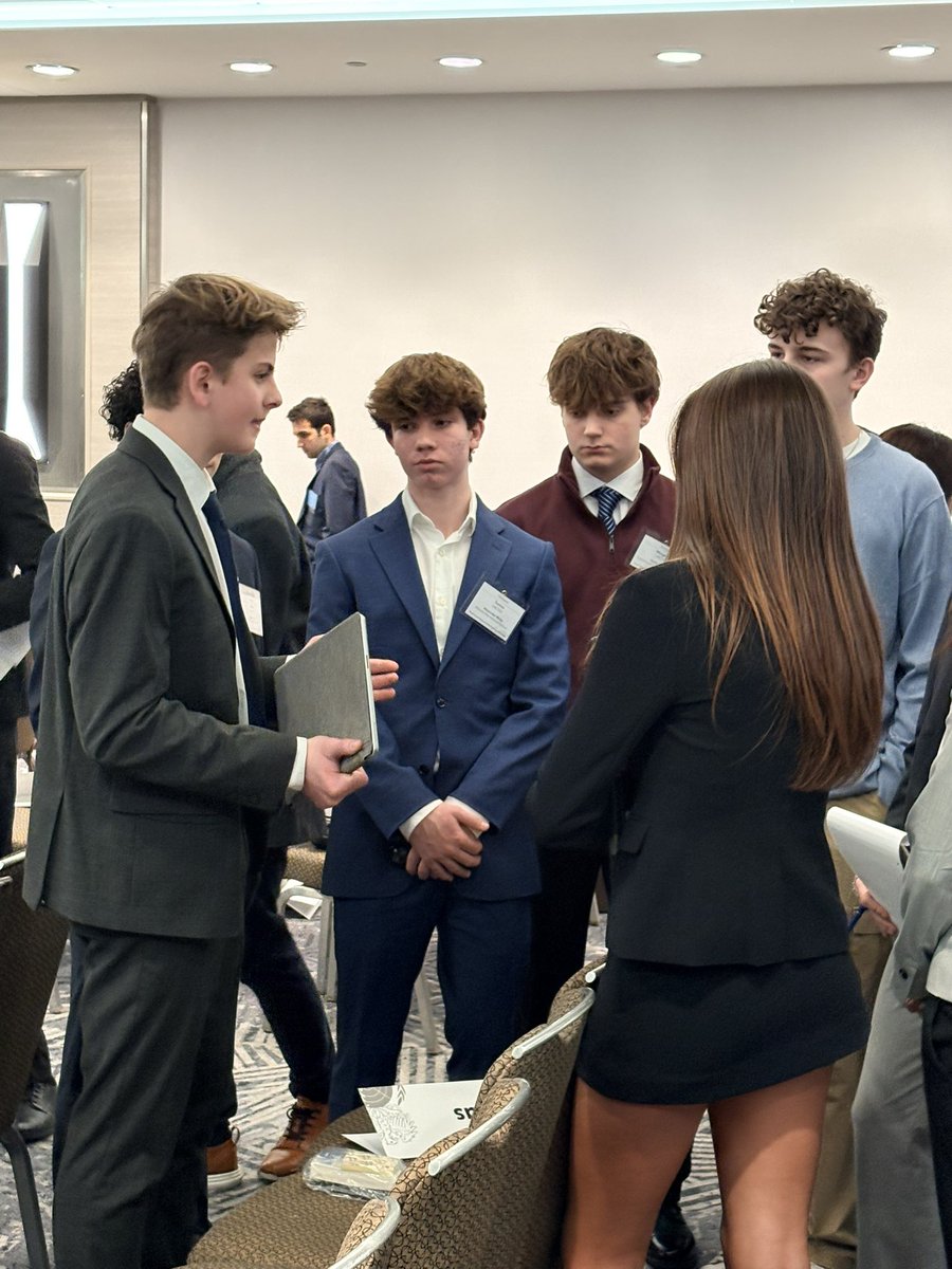 DCCSpeechComp's tweet photo. Friday at Chicago MUN https://t.co/Zy1TgFjXk6