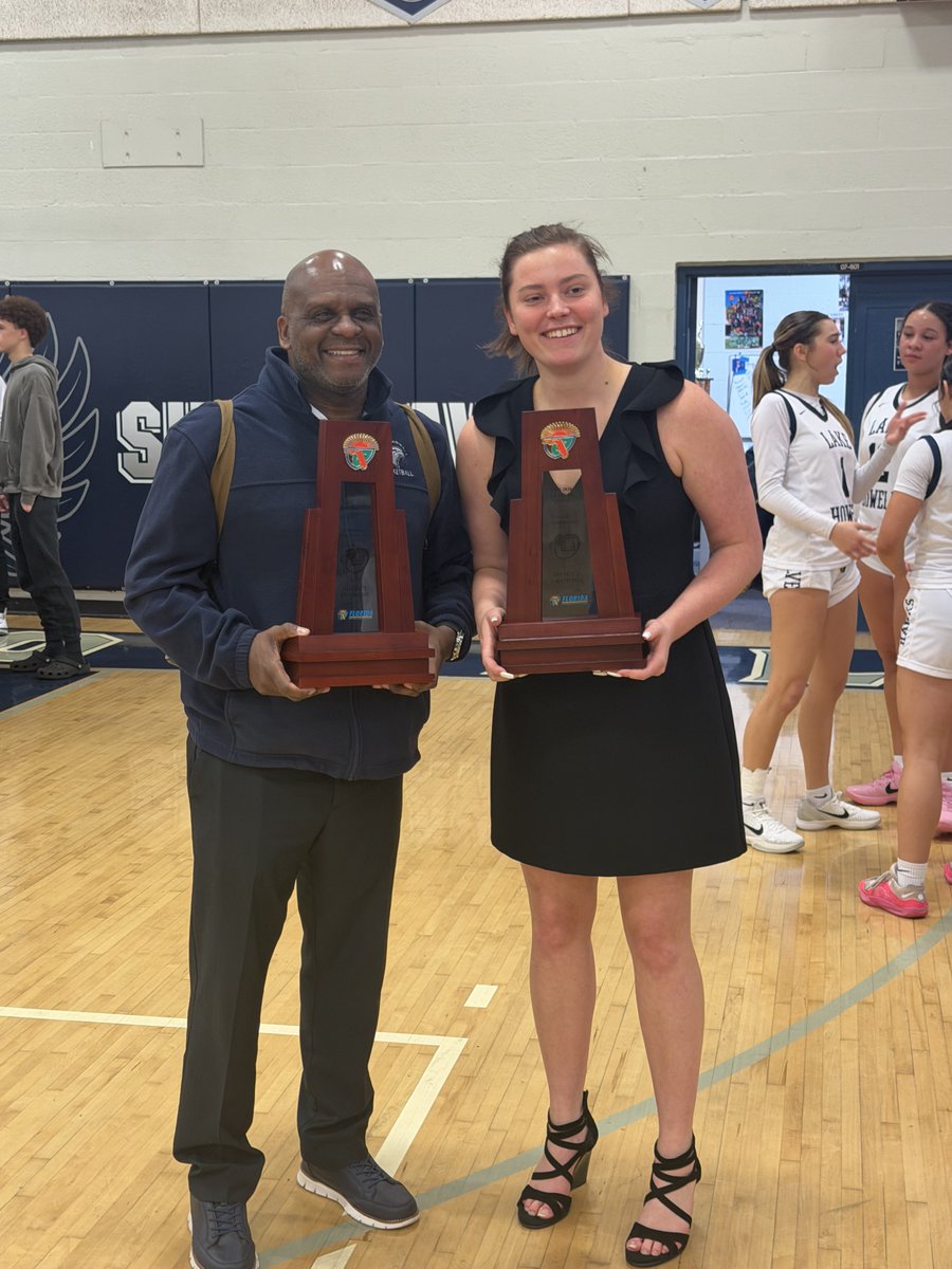 🏆 DISTRICT CHAMPS 🏆

Both Boys and Girls Basketball bring home District Championship titles! 
Proud of our Silverhawks—on to the next round.#SilverhawkStrong