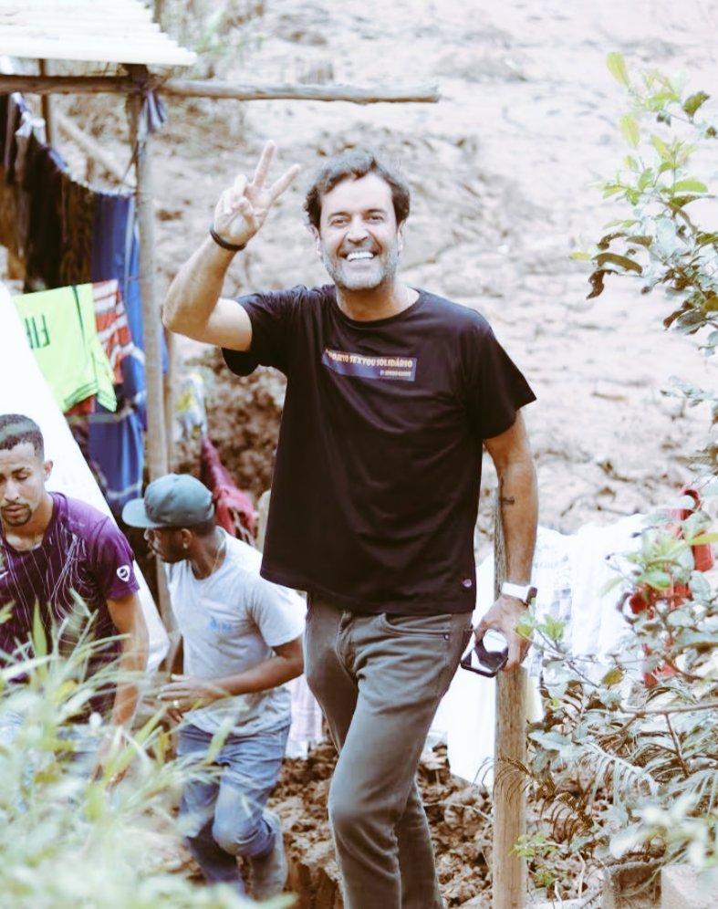 Logo numa sexta-feira, se foi um dos nossos mineiros mais alegres. Nosso grande Henrique Maderite
Que Deus te receba, e sua morada seja de paz, Henrique. Sua missão de espalhar alegria por onde passou está cumprida
“Quem fez, fez”. E ele, sem dúvidas, fez muito por nós Descanse💦