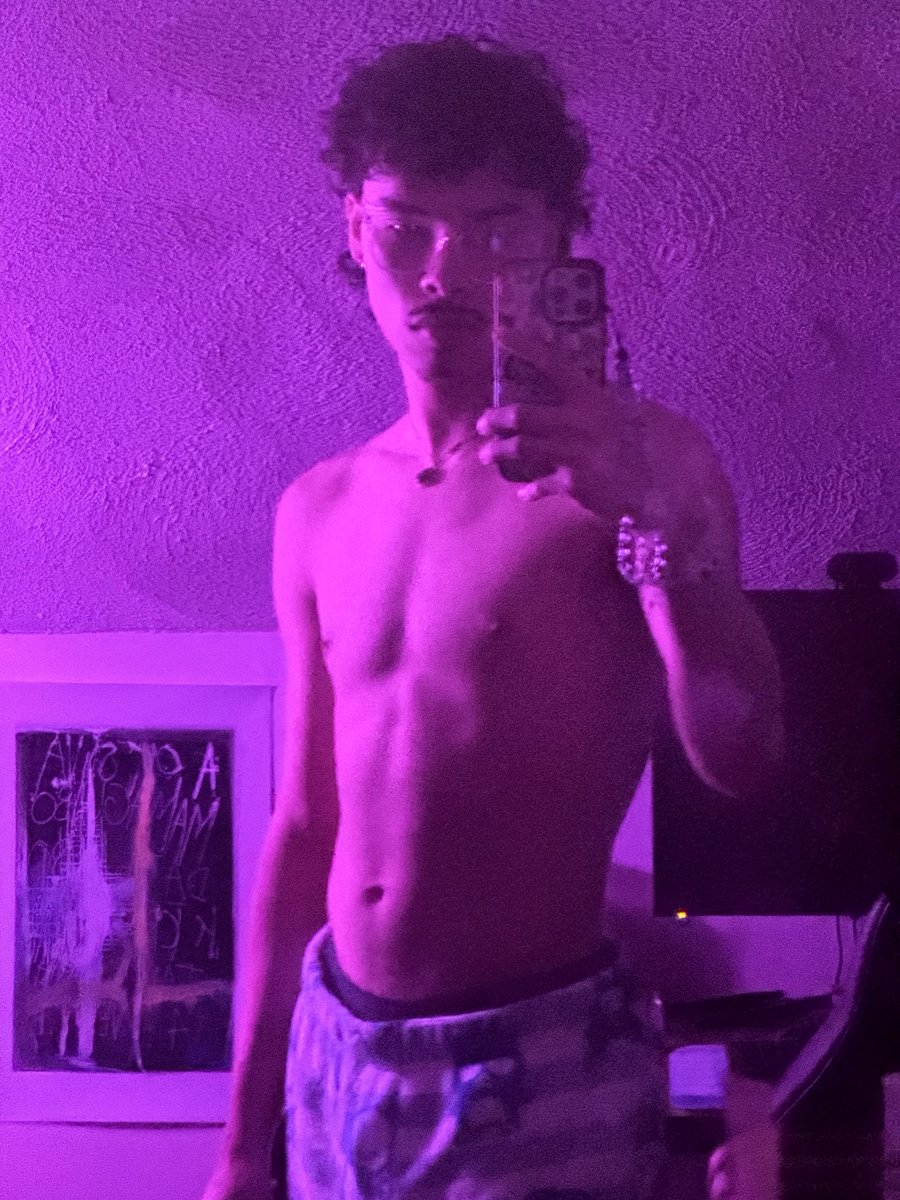 elf boyfriend tweet media