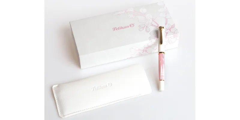 inheritpen's tweet photo. ペリカンがまたまた素敵な万年筆を😳🌸
日本の桜の季節にインスピレーションを得た特別モデル！ペリカン クラシック M200 万年筆 特別生産品 チェリーブロッサム（桜）
https://t.co/O0Wui8pGJG

ブランド万年筆専門店インヘリットペン https://t.co/uLFPdEGMlV
