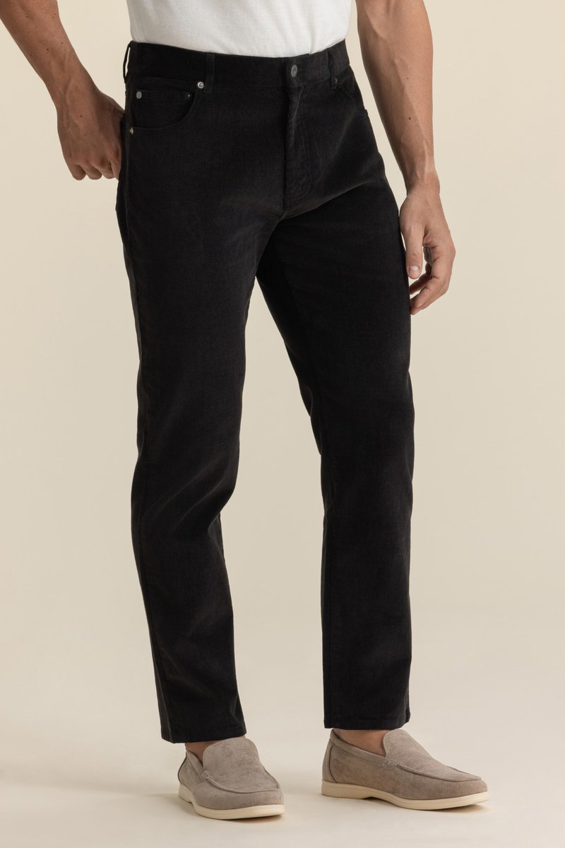 _primemenstudio's tweet photo. 11 waist sizes !!
5 inseams !!
Modern‑fit 5‑pocket pant in cotton‑spandex 14‑wale corduroy, flat‑front design, offered in 11 waist sizes and 5 inseams.
Shop- https://t.co/Q6jF0erZvu
#shortking #nottootall #premiumclothing #premiumcollection #menspant #inseam https://t.co/C5zXDzSRUD