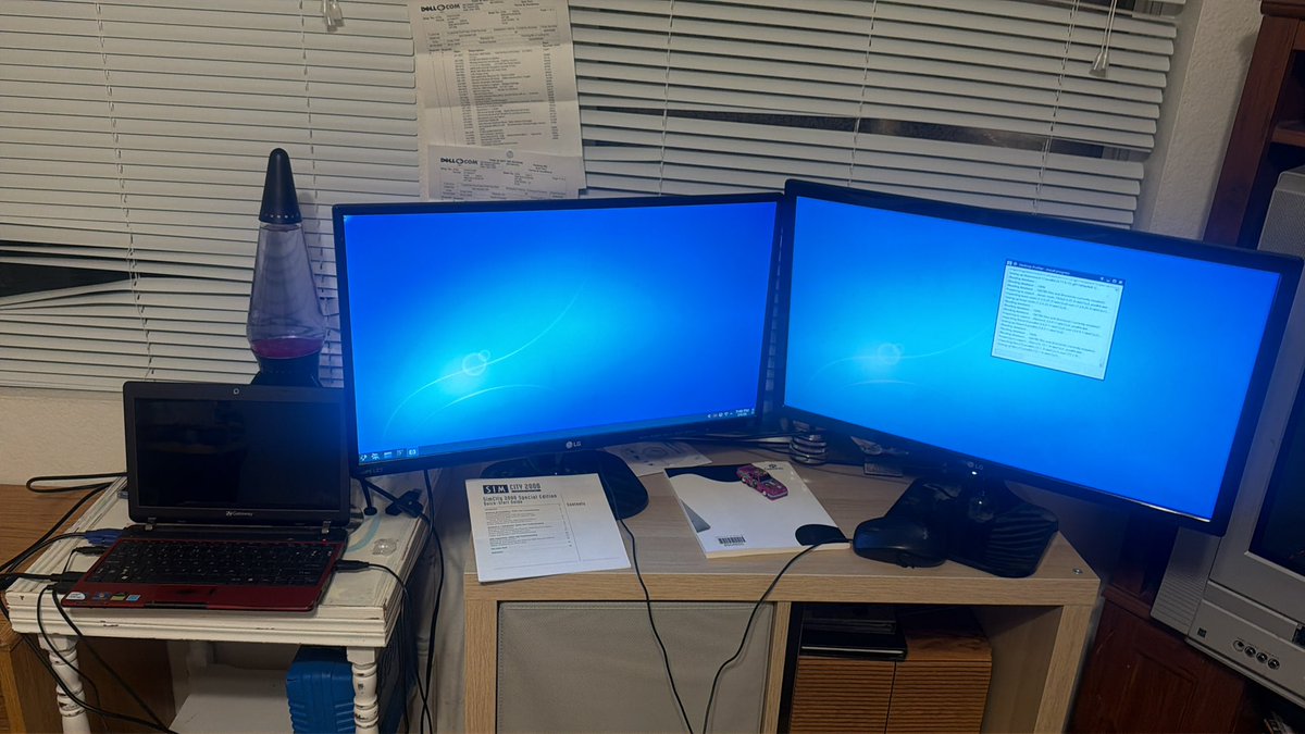 Trainmaster4013's tweet photo. My first Linux install, laptop: Gateway EC14 series, 2GB of DDR2, intel celeron M743 https://t.co/0iFQzlBVLY