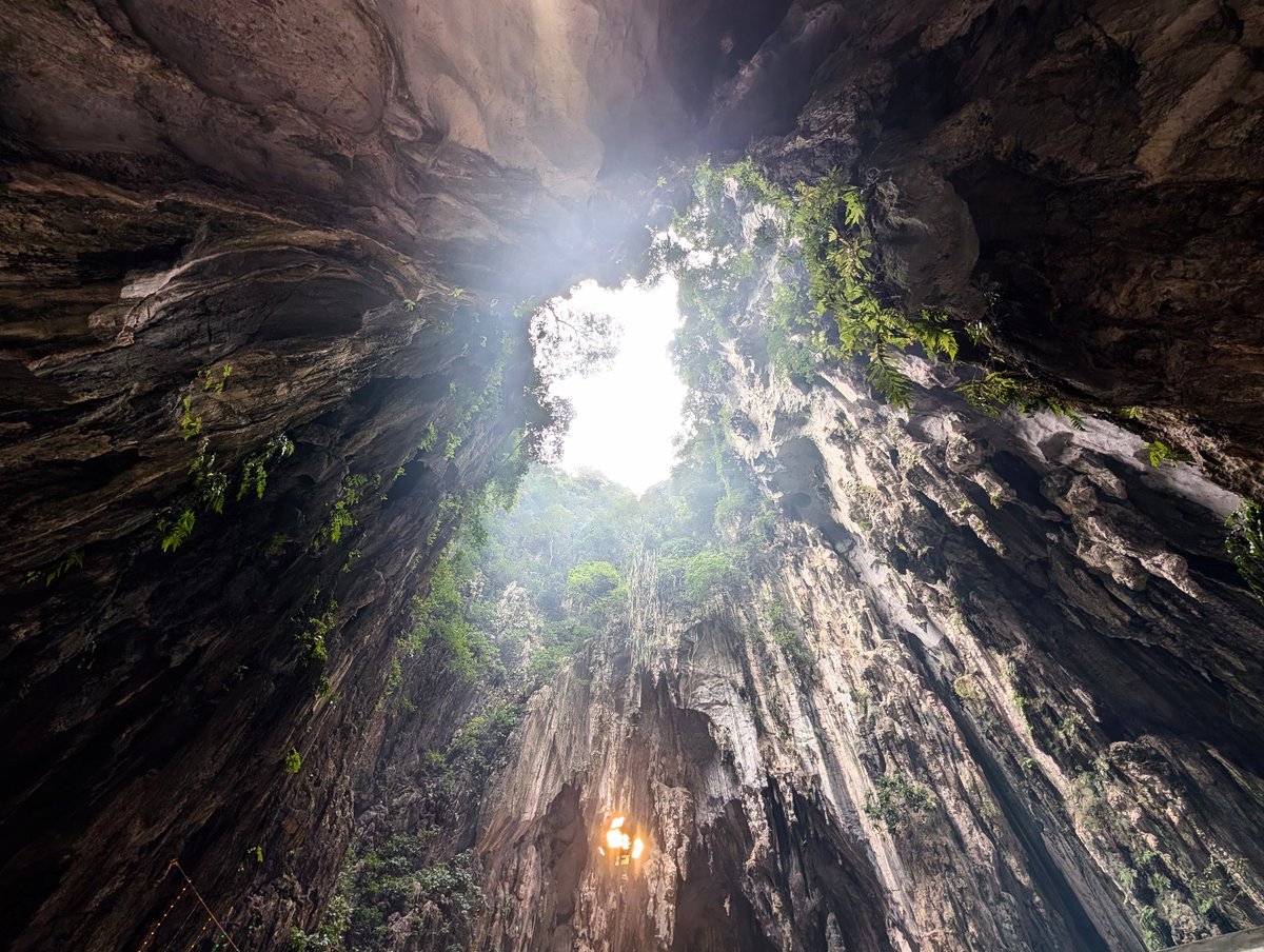 MadebyKRZ's tweet photo. Made to outlive you. 
Batu Caves. https://t.co/3KgfleGHFj
