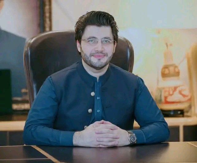 بات نفرت پھیلانے کی نہیں بات حقائق کی ہے 
جب انٹرنیشنل میچز کھیلنے کیلئے افغانستان کے پلیئرز کیلئے پاکستان کی سرزمین محفوظ نہیں ۔۔
تین ملکی سیریز کھیلنے سے انکار کیا متبادل ٹیم زمبابوے کو شامل کرنا پڑا۔۔
پھر آئی پی ایل میں نہ بکنے والے کچرا پلیئرز کا پی ایس ایل میں کیا