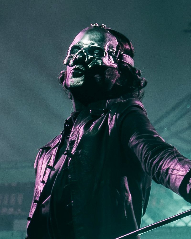 greedyjiussy's tweet image. are we kissing or