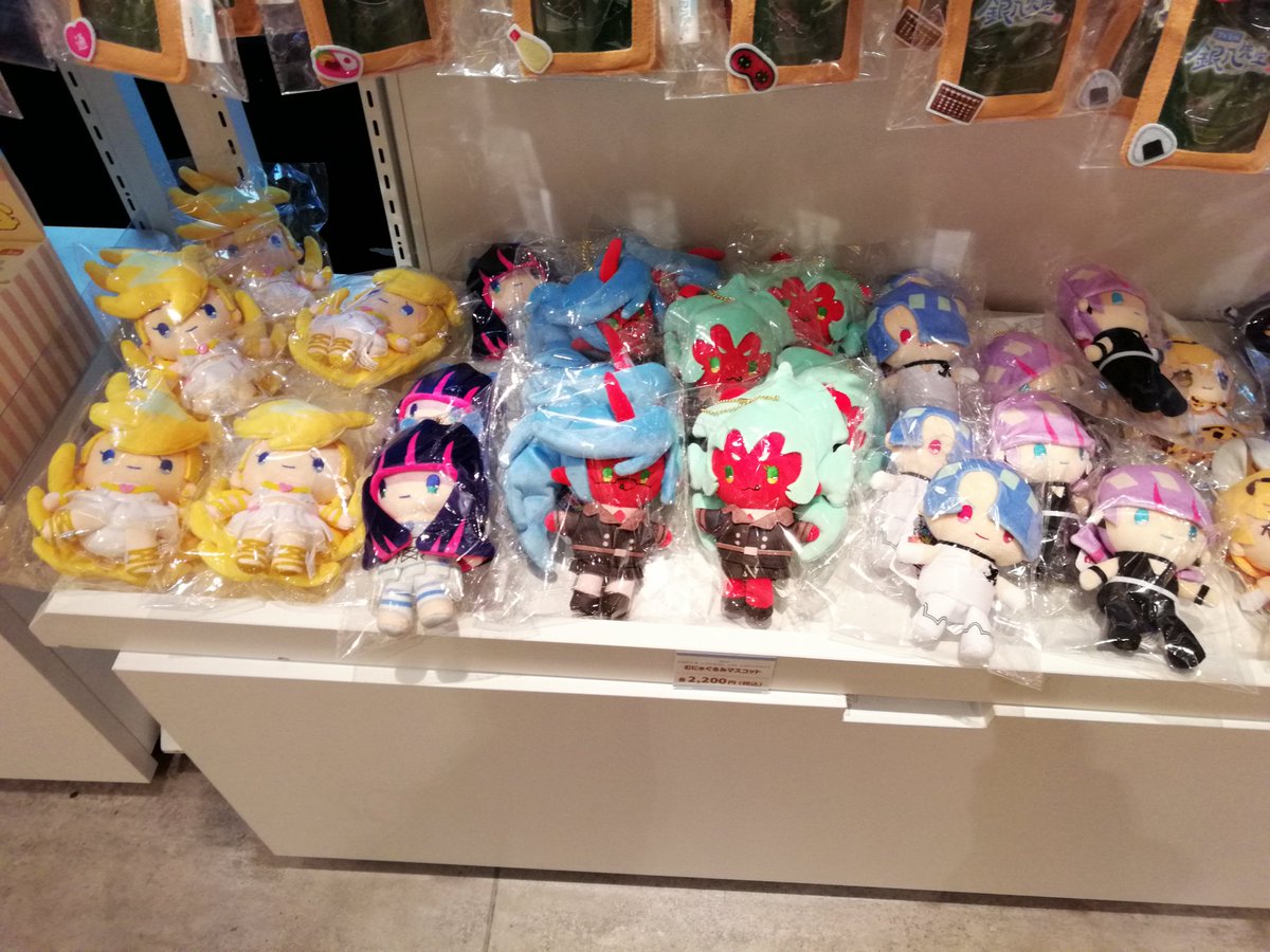 いろんなキャラグッズのポップアップあったー。銀八先生のヘアクリップ