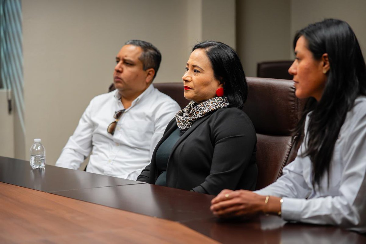 (2-2) para atender las necesidades del municipio y diseñar soluciones con impacto positivo en la calidad de vida de los trabajadores coahuilenses y sus familias.
#CoahuilaPaDelante #APasosDeGigante