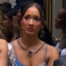 iamandabc's tweet image. a cara travada de pânico de quem não ensaiou KKKKKKKKKKKKKKKK