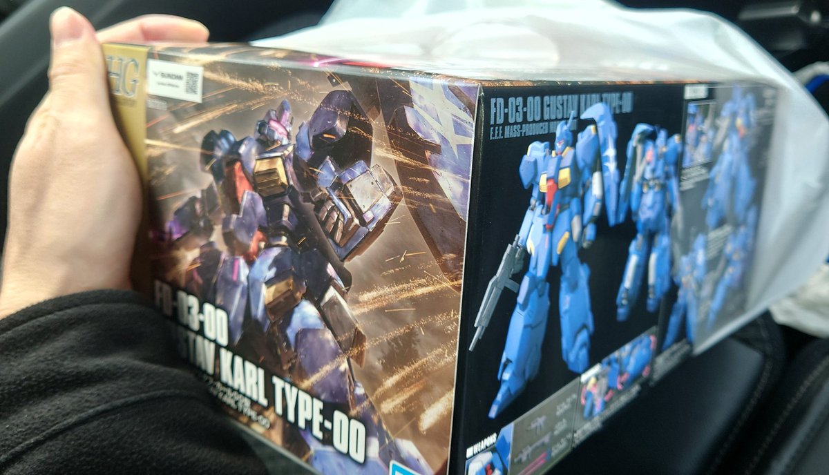 ikoct's tweet image. グスタフカールいぇあ！！！
知ってはいたけど、ホントに箱デカいなw