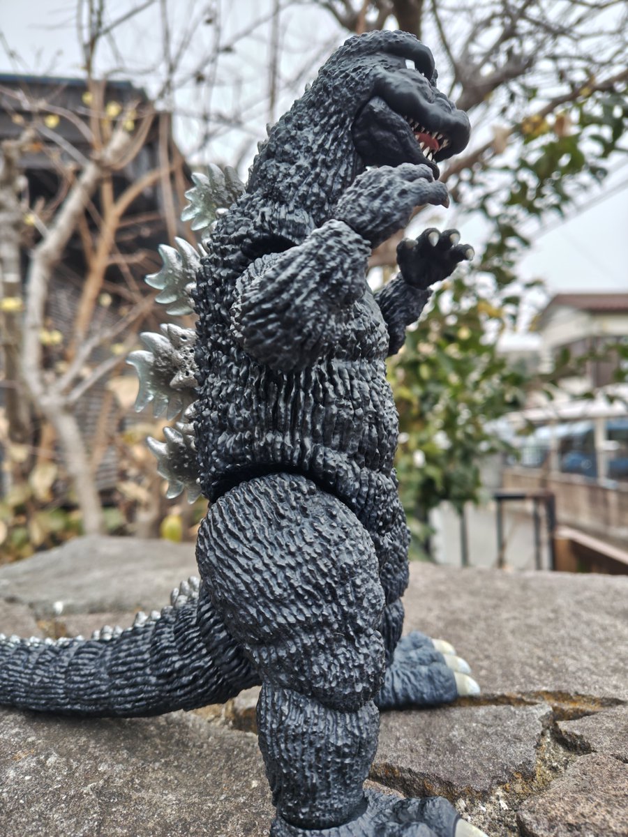 threezero怪獣道・ゴジラ1974。海外限定で売られている商品で