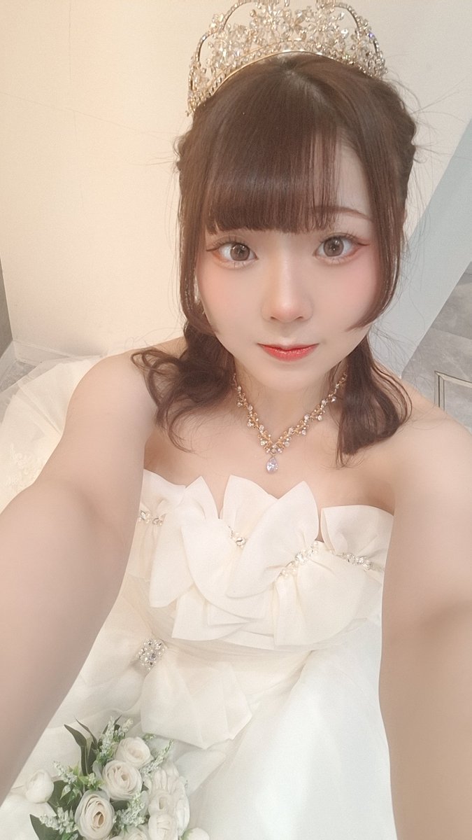 まだまだお願いします！！！
仲良いみんなで1本とかでも大歓迎ですよ🥹🥹🥹
乾杯させてください！！！🍾🍾🍾
潰れたら星凪ちゃんの家に泊まれるんです！！！（え）